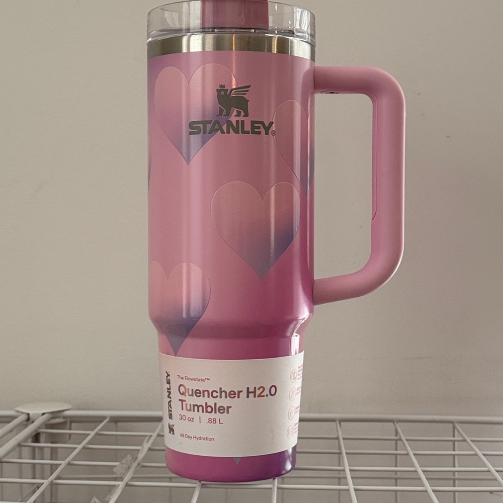 *NWT* Stanley Valentine’s Day 30oz Stainless Steel powder pink heart Gradient - Picture 5 of 11